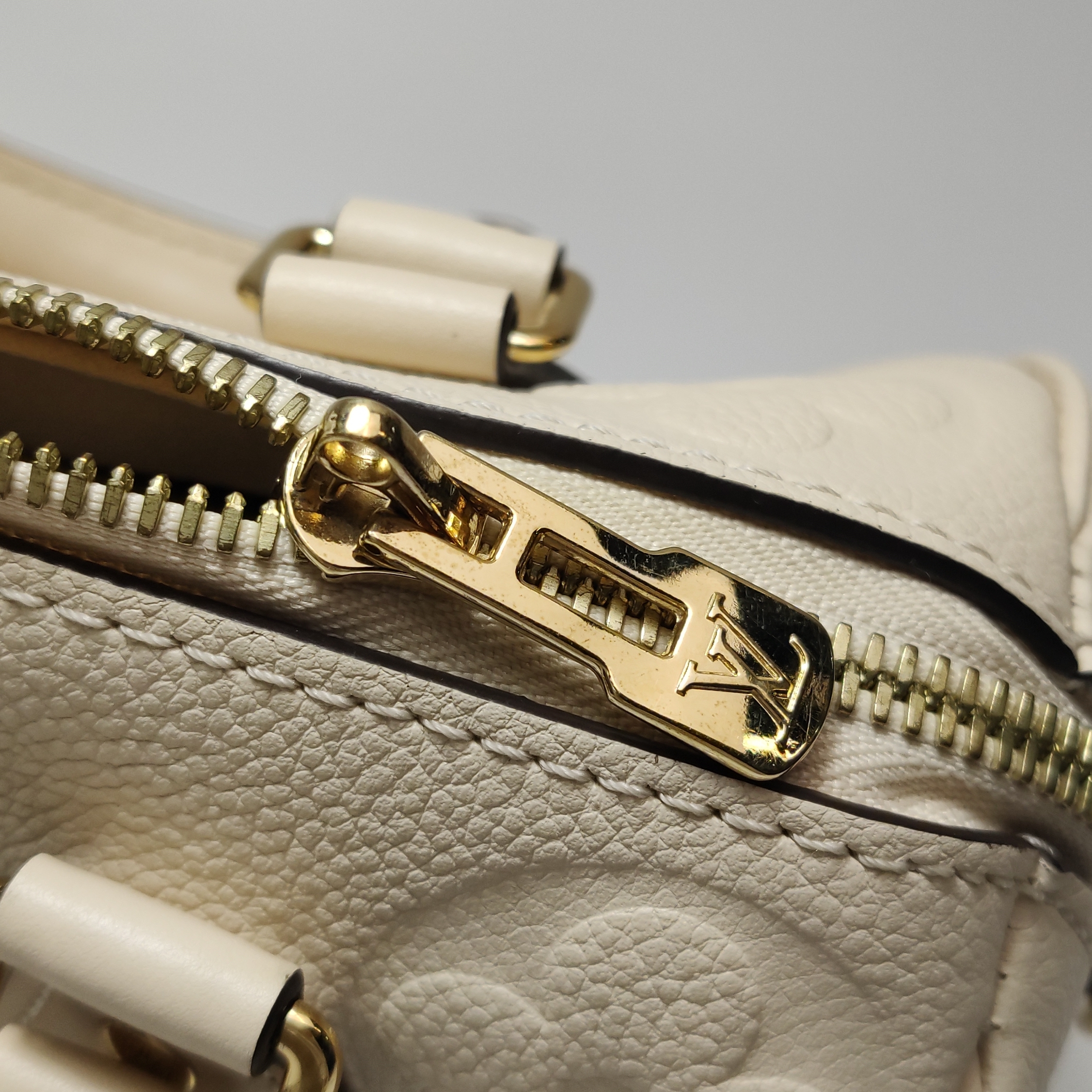 Louis Vuitton(LV) Speedy Bandouliere Bag Monogram Empreinte Giant 20 — photo 10 of 13