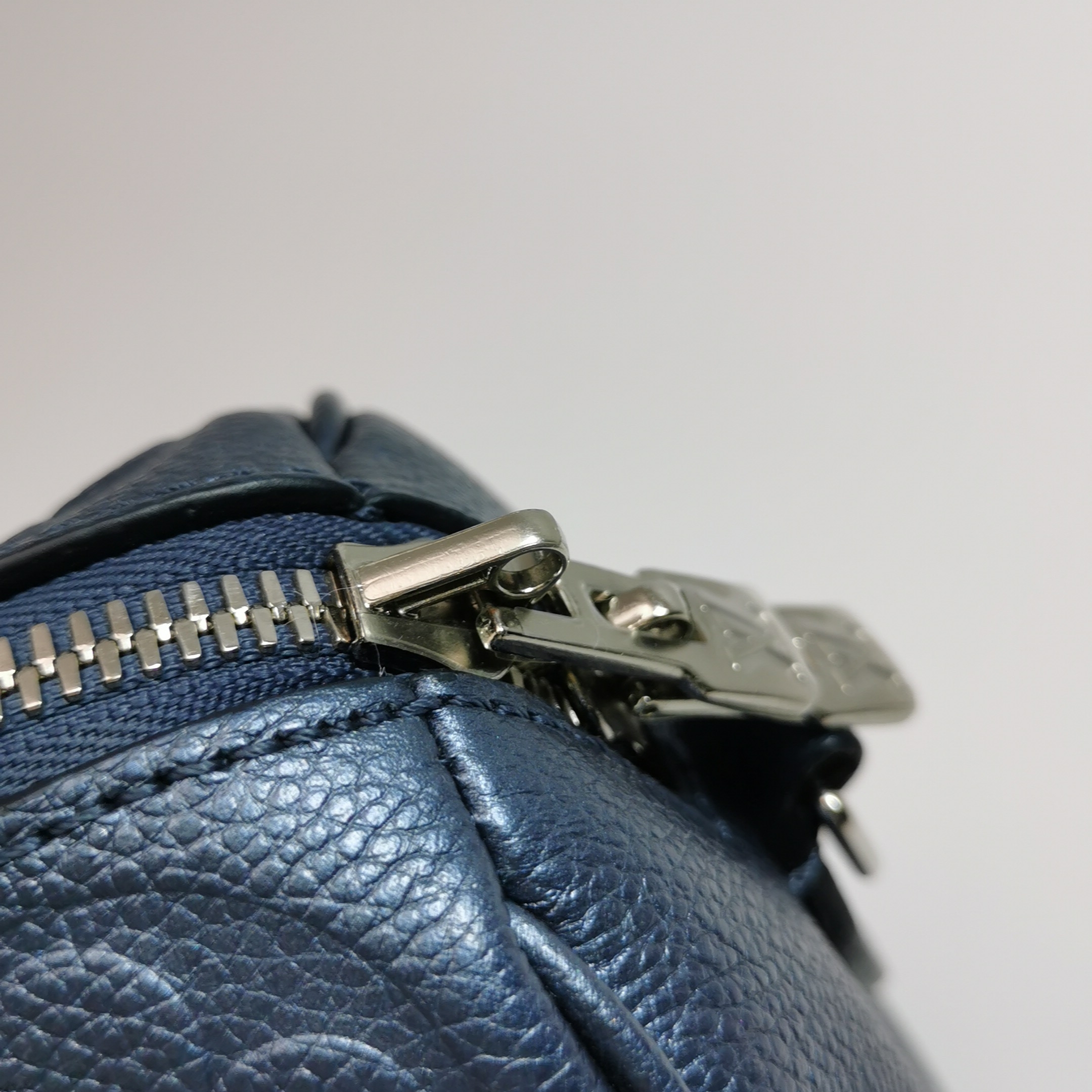 Louis Vuitton(LV) Speedy Bandouliere Bag Monogram Empreinte Giant 20 — photo 14 of 15