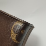 Louis Vuitton(LV) OnTheGo Tote Reverse Monogram Giant PM — thumbnail 14