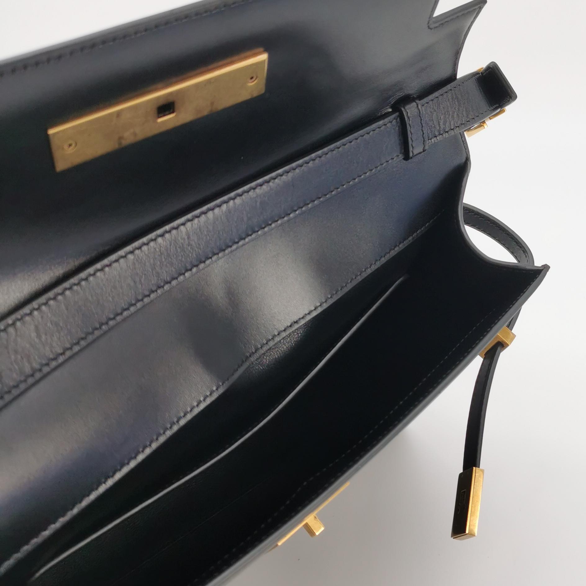 Saint Laurent Manhattan Shoulder Bag Leather Medium — photo 7 of 24