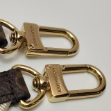 Louis Vuitton(LV) OnTheGo Tote Reverse Monogram Giant PM — thumbnail 10