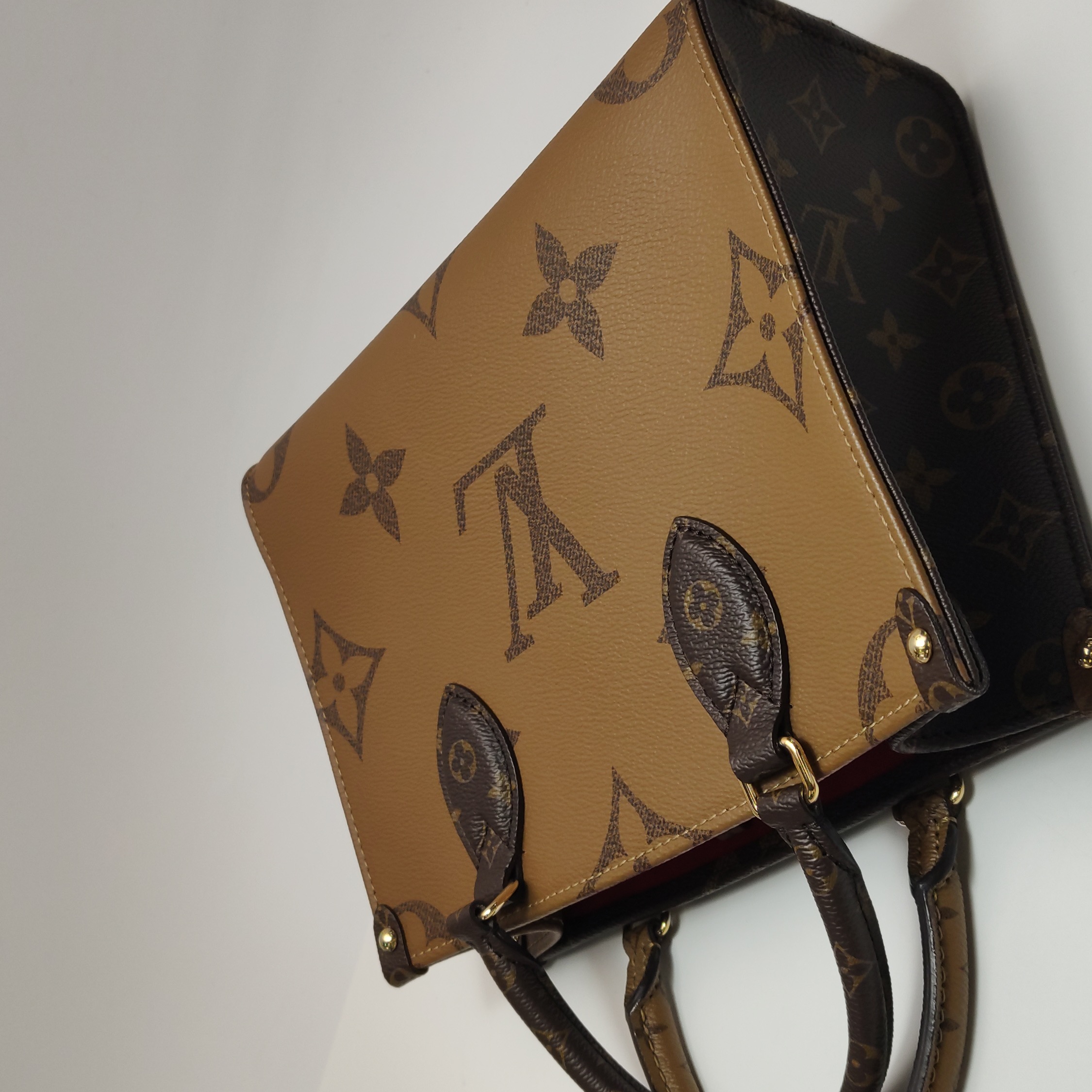 Louis Vuitton(LV) OnTheGo Tote Reverse Monogram Giant PM — photo 14 of 14