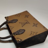 Louis Vuitton(LV) OnTheGo Tote Reverse Monogram Giant PM — thumbnail 14