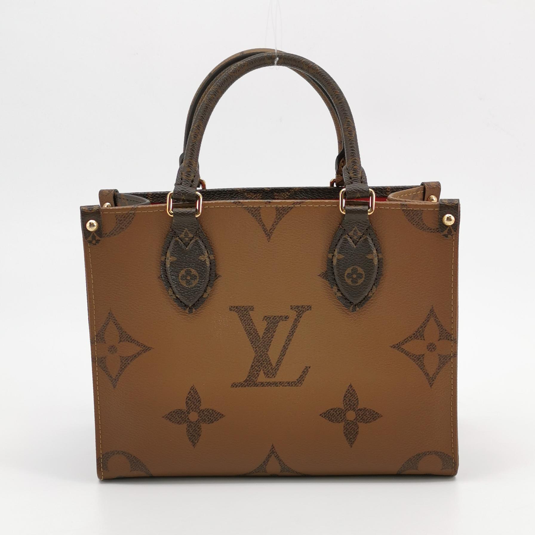 Louis Vuitton(LV) OnTheGo Tote Reverse Monogram Giant PM — photo 3 of 16