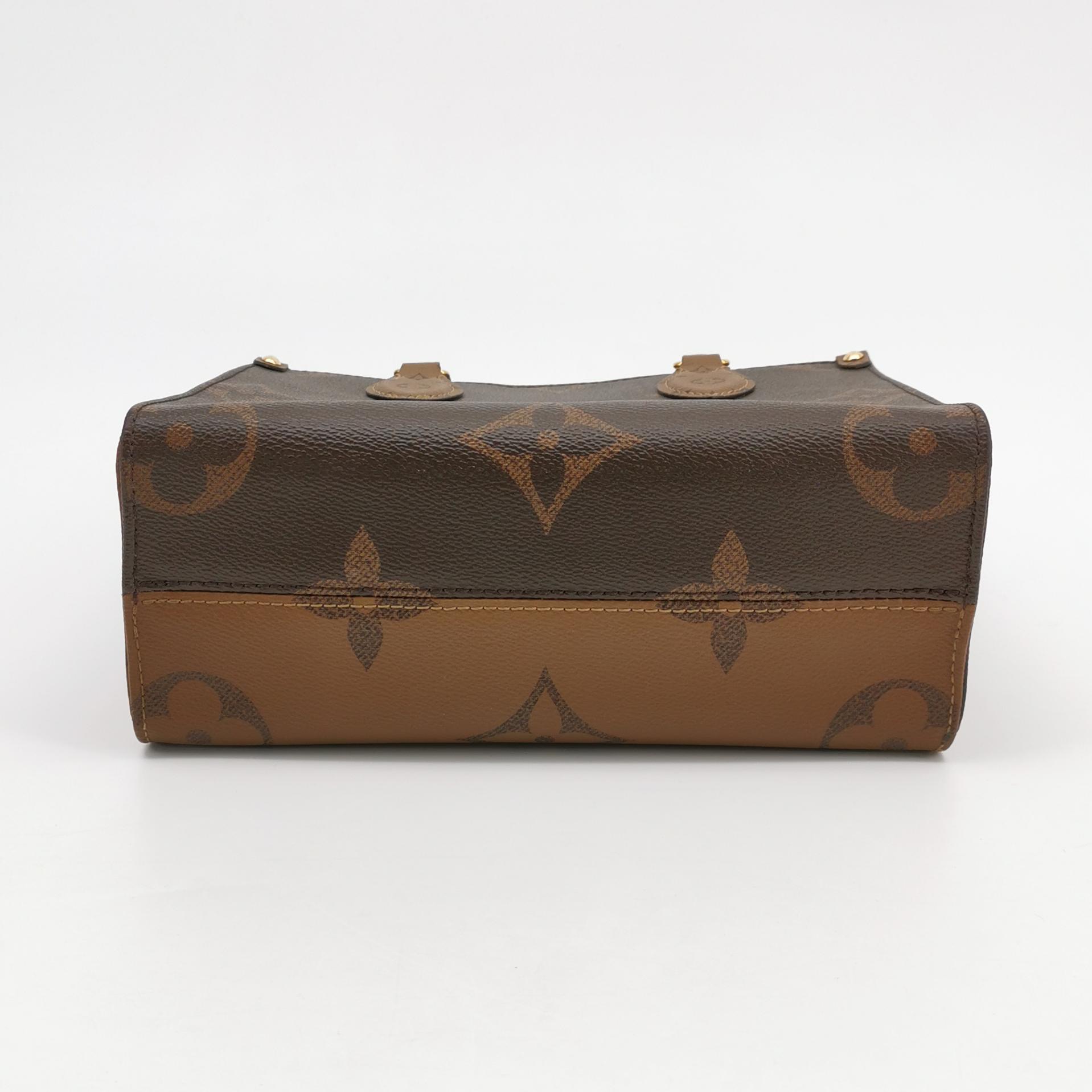 Louis Vuitton(LV) OnTheGo Tote Reverse Monogram Giant PM — photo 6 of 16