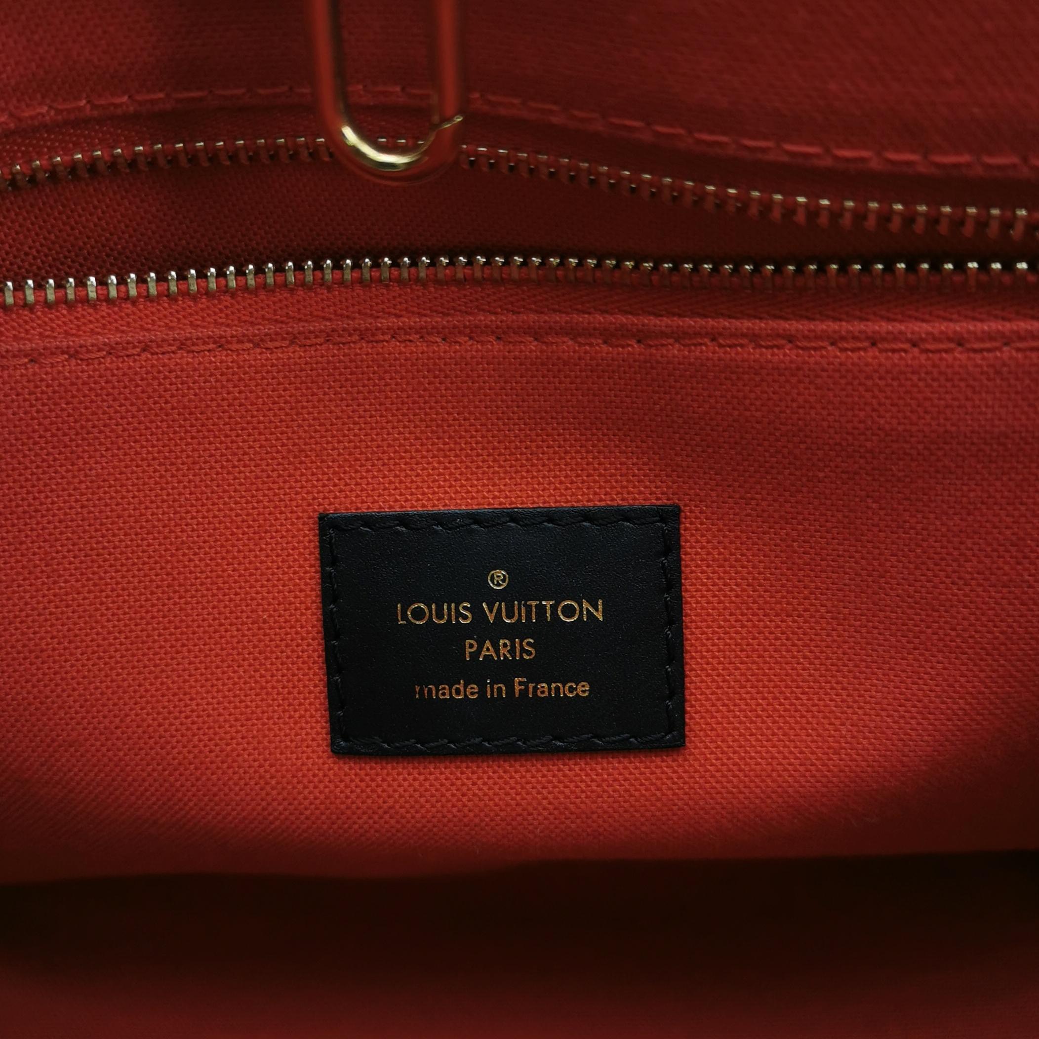 Louis Vuitton(LV) OnTheGo Tote Reverse Monogram Giant PM — photo 8 of 16