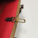 Louis Vuitton(LV) OnTheGo Tote Reverse Monogram Giant PM — thumbnail 9