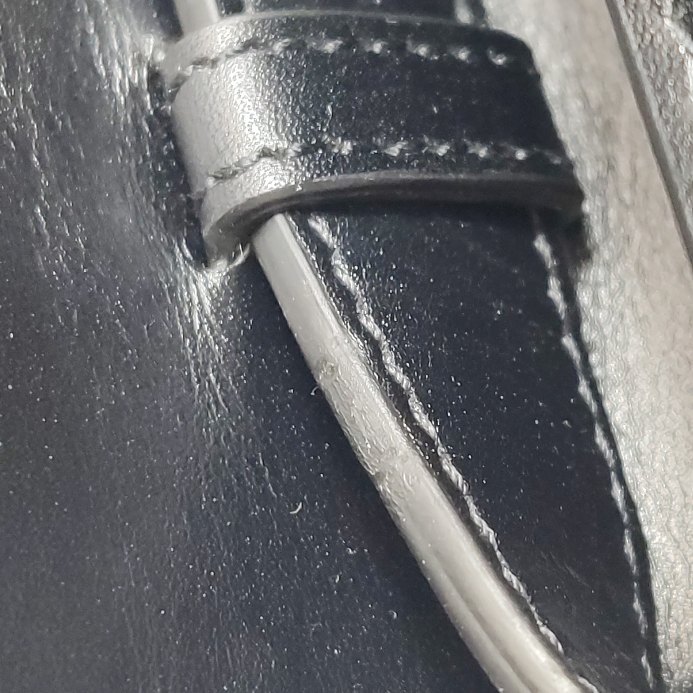 Saint Laurent Manhattan Shoulder Bag Leather Medium — photo 23 of 24