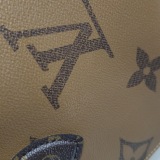 Louis Vuitton(LV) OnTheGo Tote Reverse Monogram Giant PM — thumbnail 10
