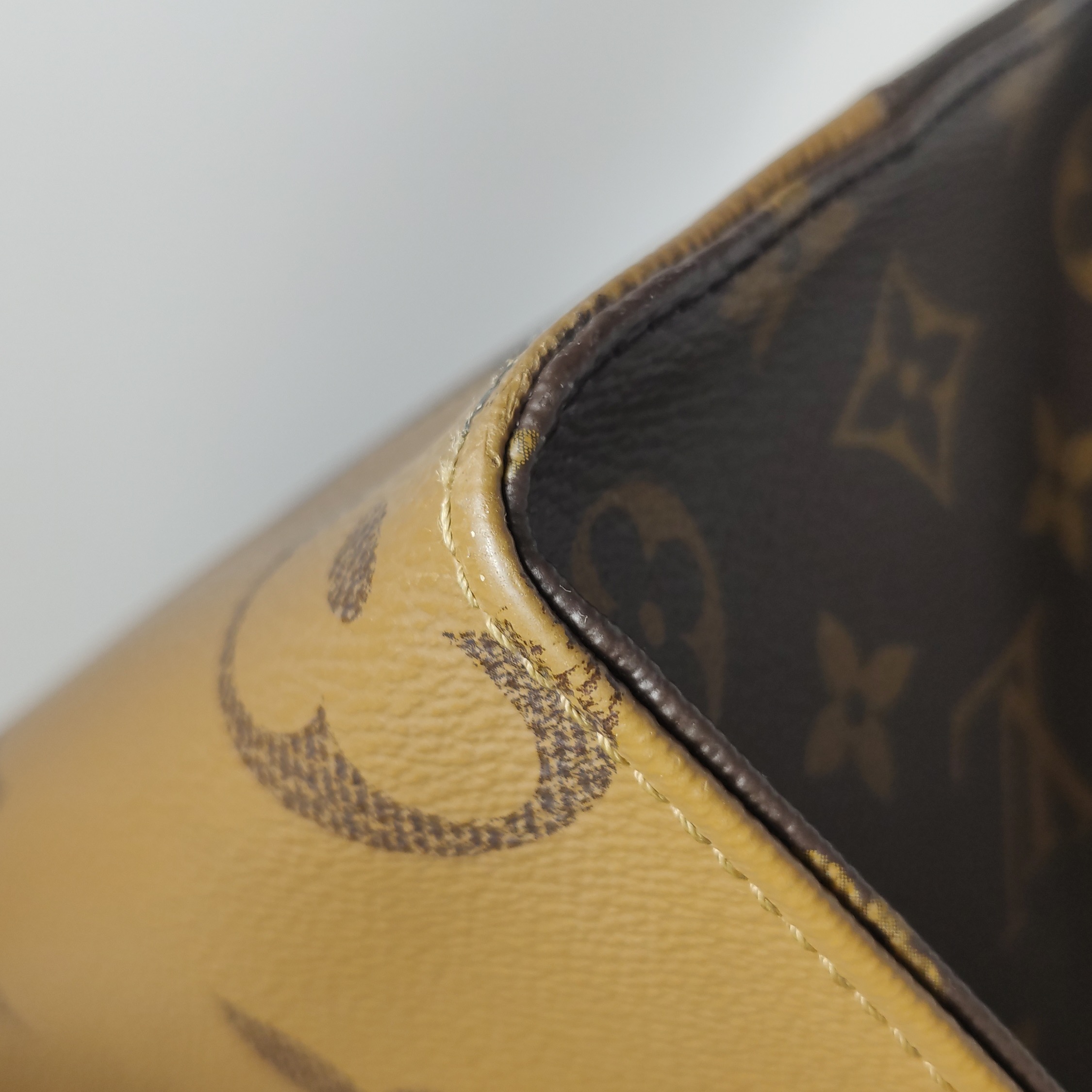 Louis Vuitton(LV) OnTheGo Tote Reverse Monogram Giant PM — photo 13 of 16