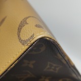 Louis Vuitton(LV) OnTheGo Tote Reverse Monogram Giant PM — thumbnail 13