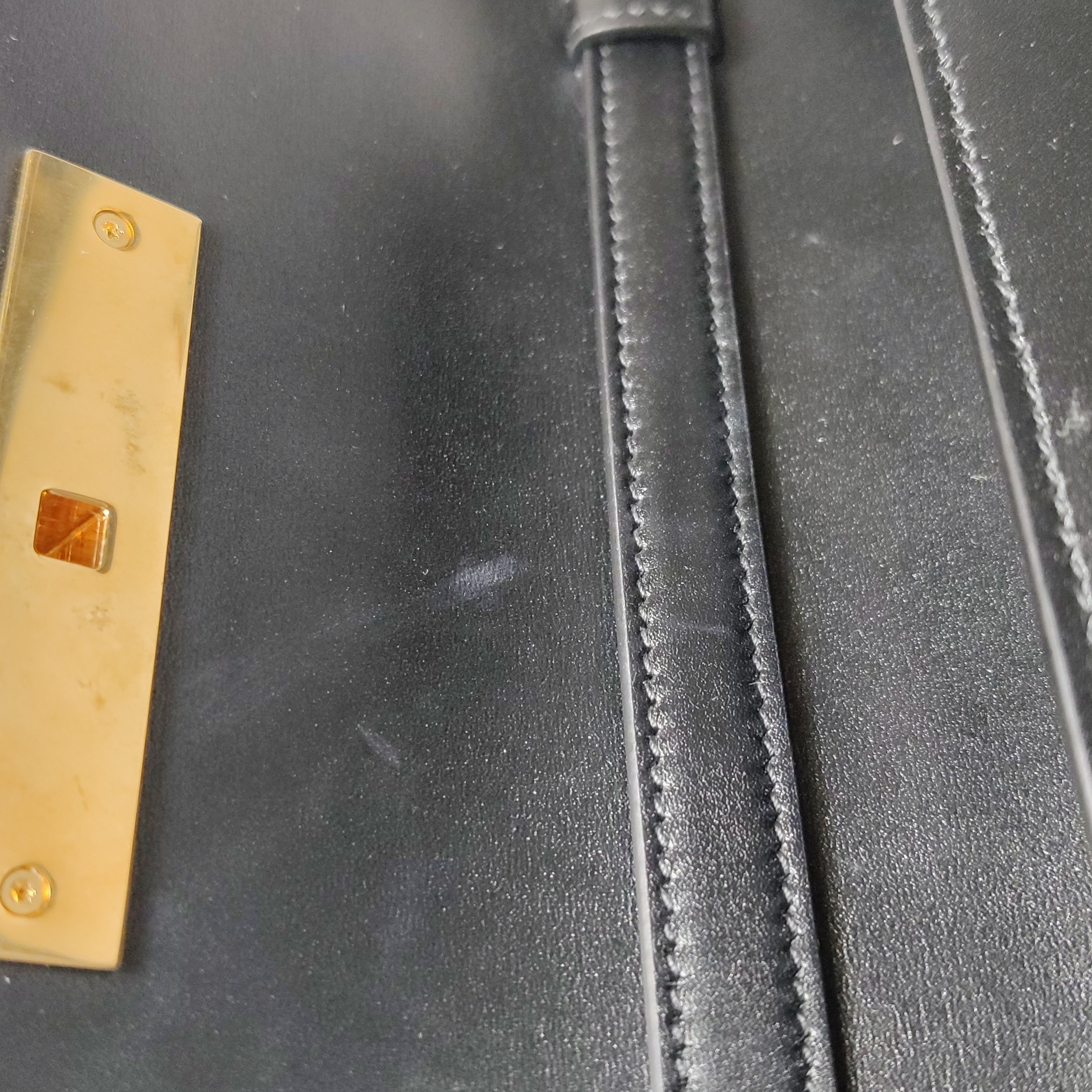 Saint Laurent Manhattan Shoulder Bag Leather Small — photo 10 of 22