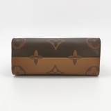 Louis Vuitton(LV) OnTheGo Tote Reverse Monogram Giant PM — thumbnail 6