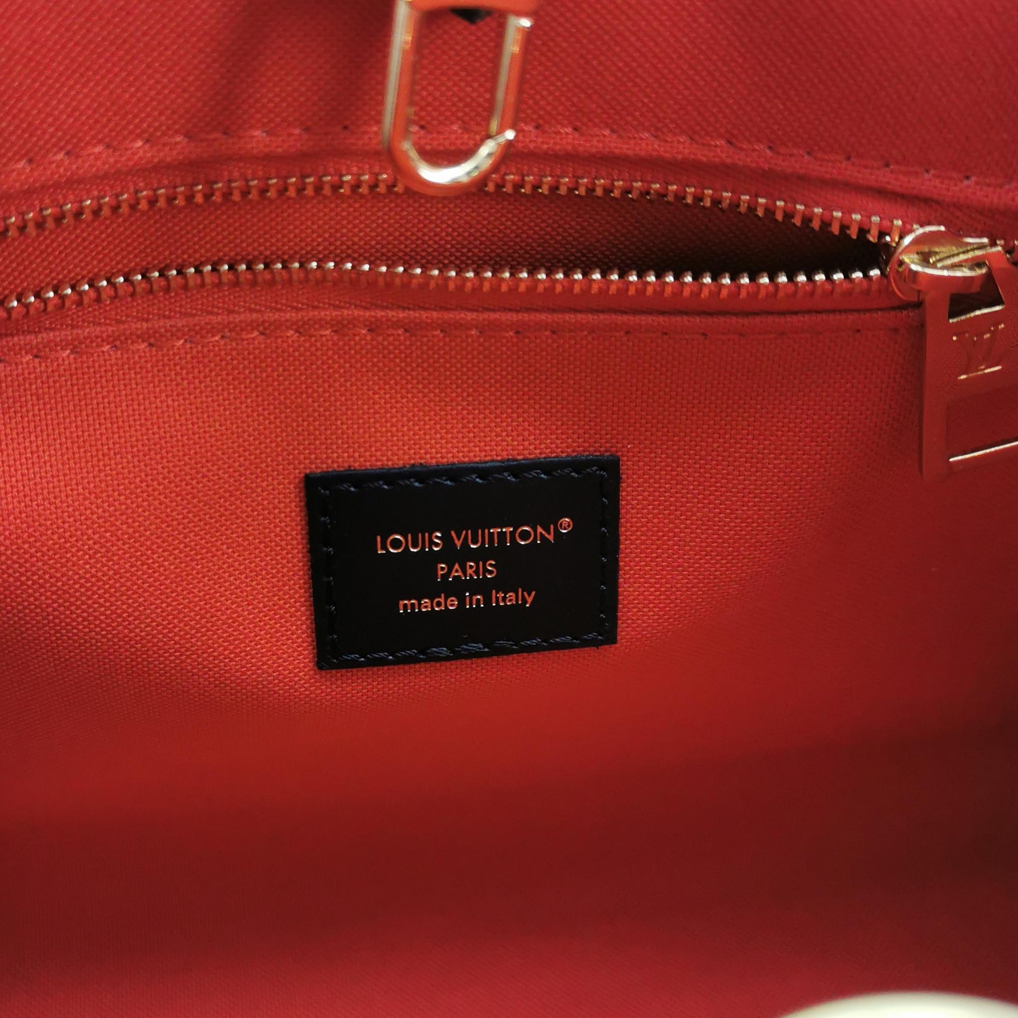 Louis Vuitton(LV) OnTheGo Tote Reverse Monogram Giant PM — photo 8 of 13