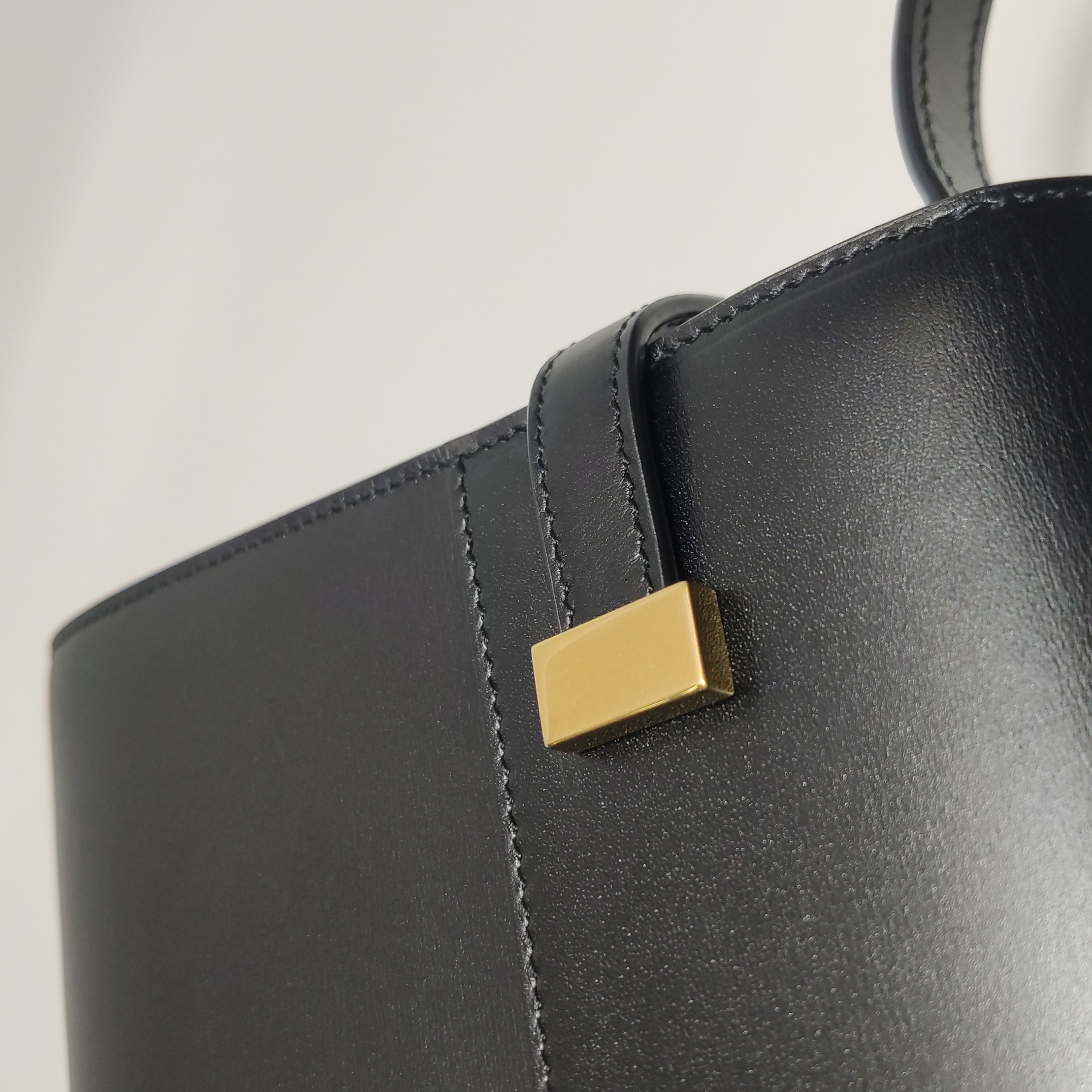 Saint Laurent Manhattan Shoulder Bag Leather Small — photo 15 of 22