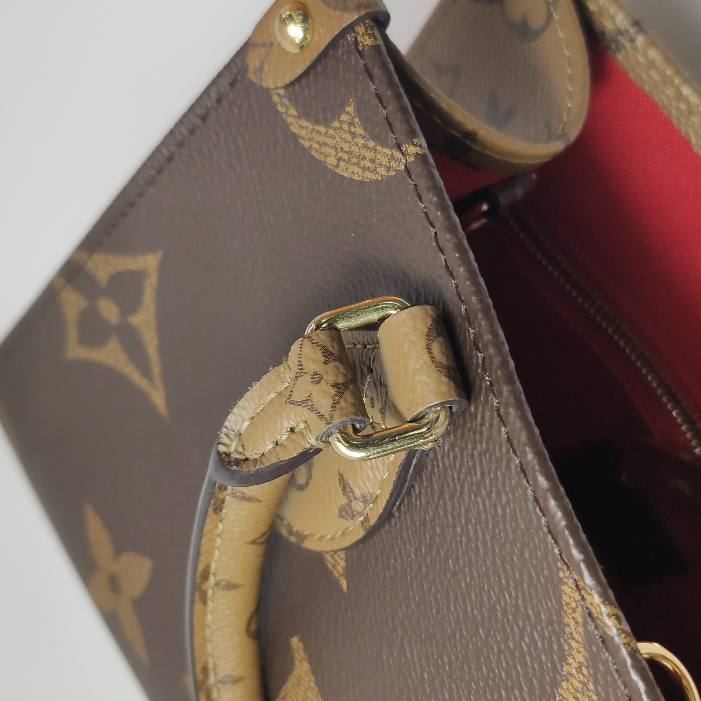 Louis Vuitton(LV) OnTheGo Tote Reverse Monogram Giant PM — photo 10 of 13