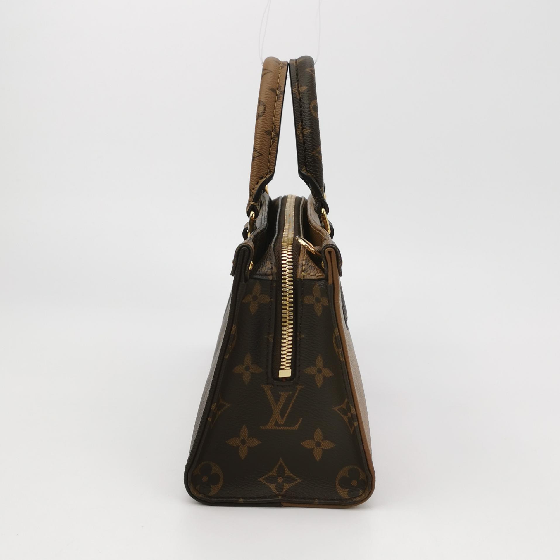 Louis Vuitton(LV) OnTheGo Tote Reverse Monogram Giant East West — photo 4 of 13