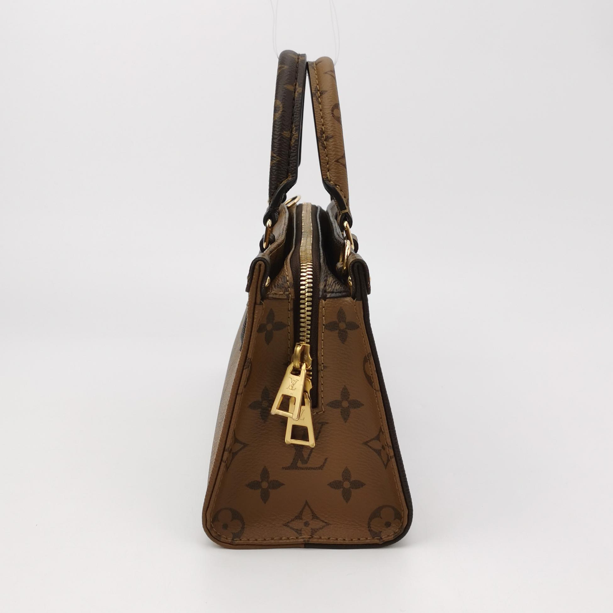 Louis Vuitton(LV) OnTheGo Tote Reverse Monogram Giant East West — photo 5 of 13