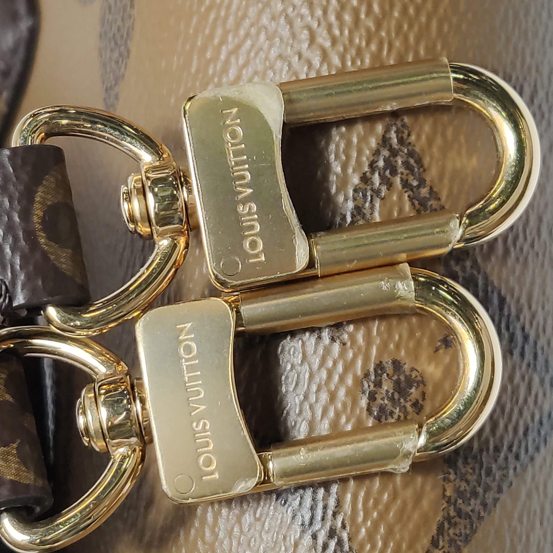 Louis Vuitton(LV) OnTheGo Tote Reverse Monogram Giant East West — photo 10 of 13