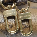 Louis Vuitton(LV) OnTheGo Tote Reverse Monogram Giant East West — thumbnail 10