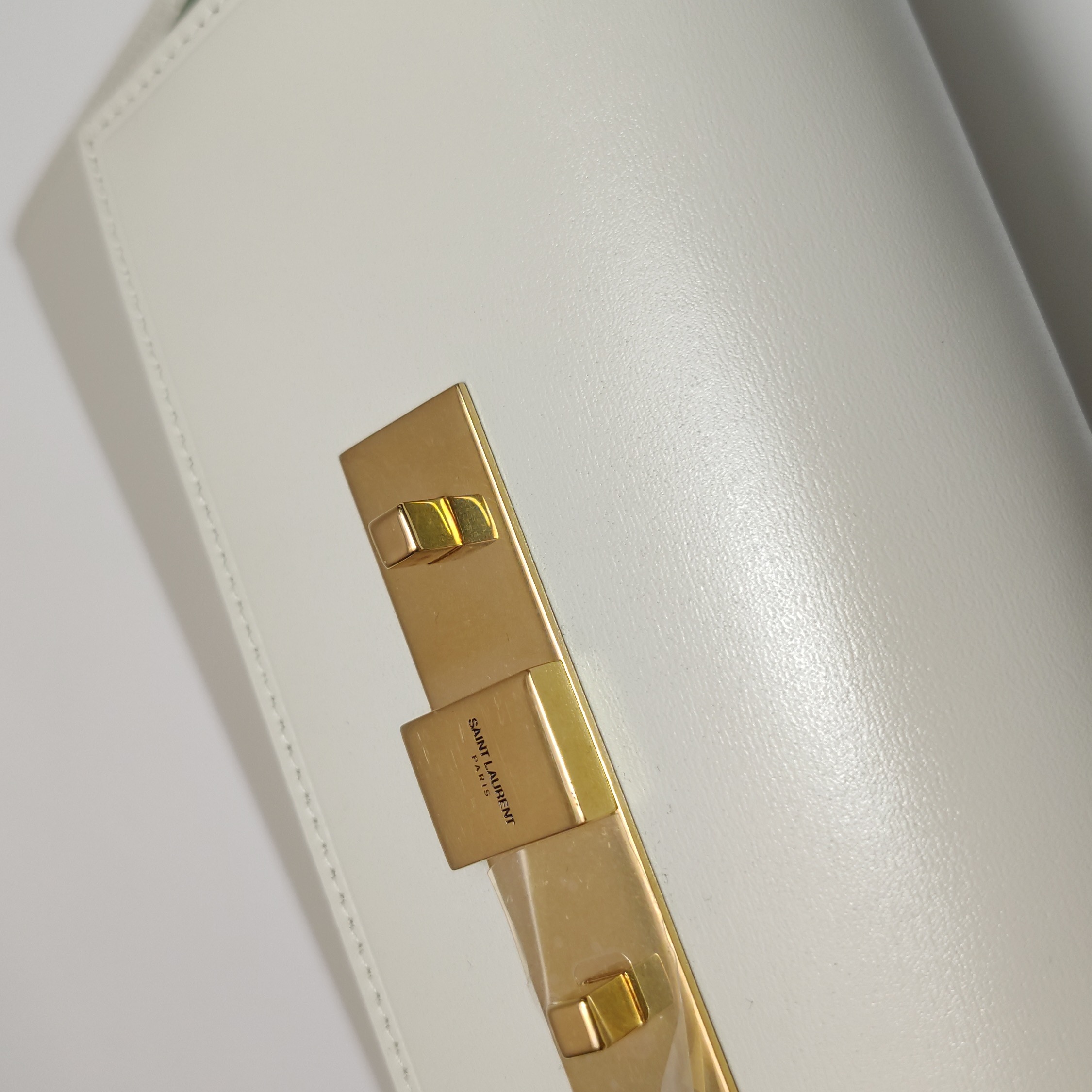 Saint Laurent Manhattan Shoulder Bag Leather Small — photo 12 of 23
