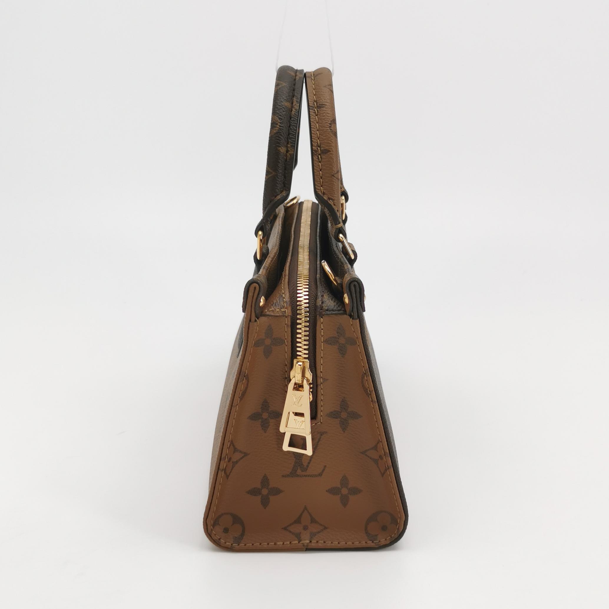 Louis Vuitton(LV) OnTheGo Tote Reverse Monogram Giant East West — photo 4 of 14