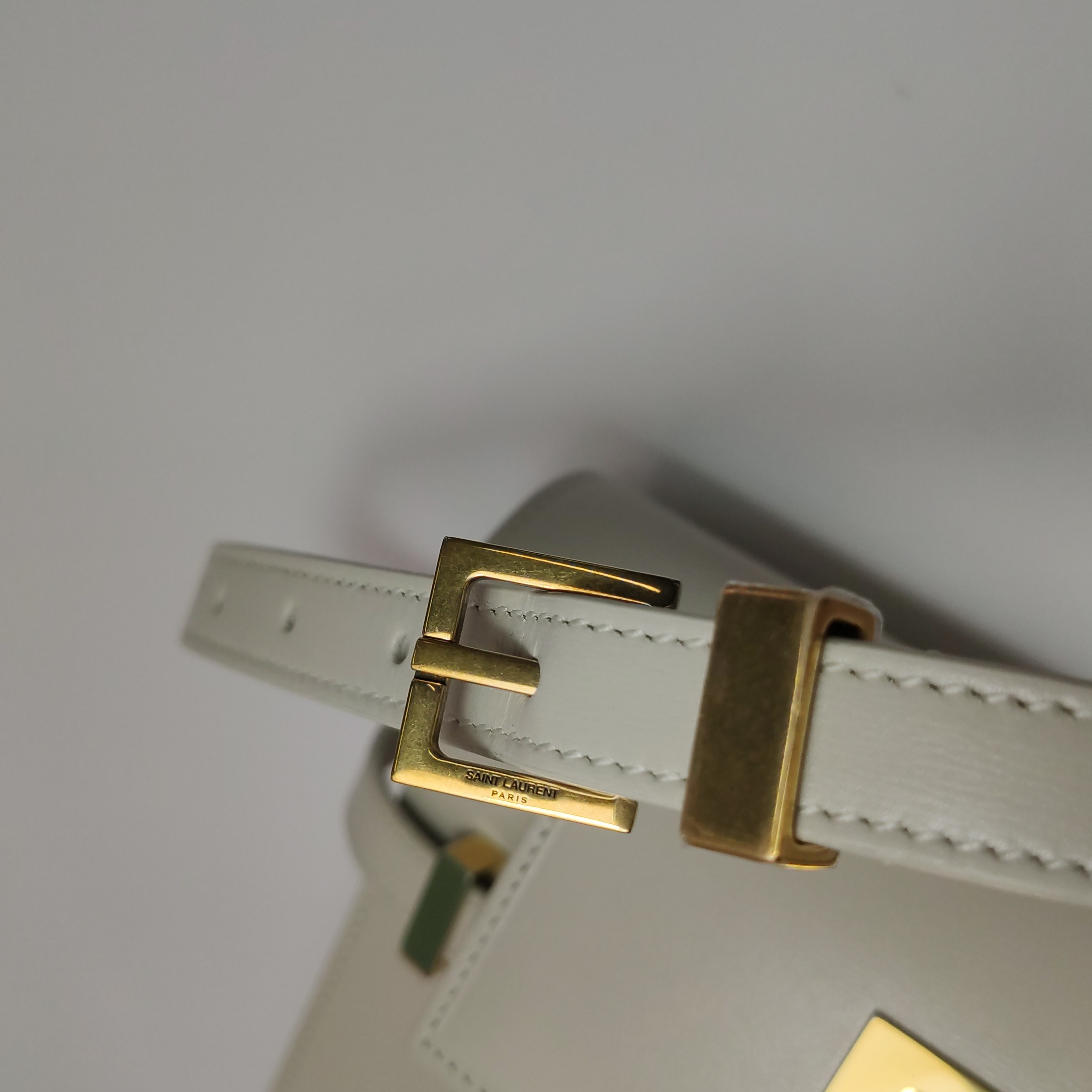 Saint Laurent Manhattan Shoulder Bag Leather Small — photo 9 of 23