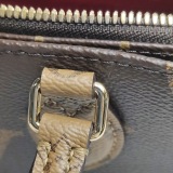 Louis Vuitton(LV) OnTheGo Tote Reverse Monogram Giant East West — thumbnail 10