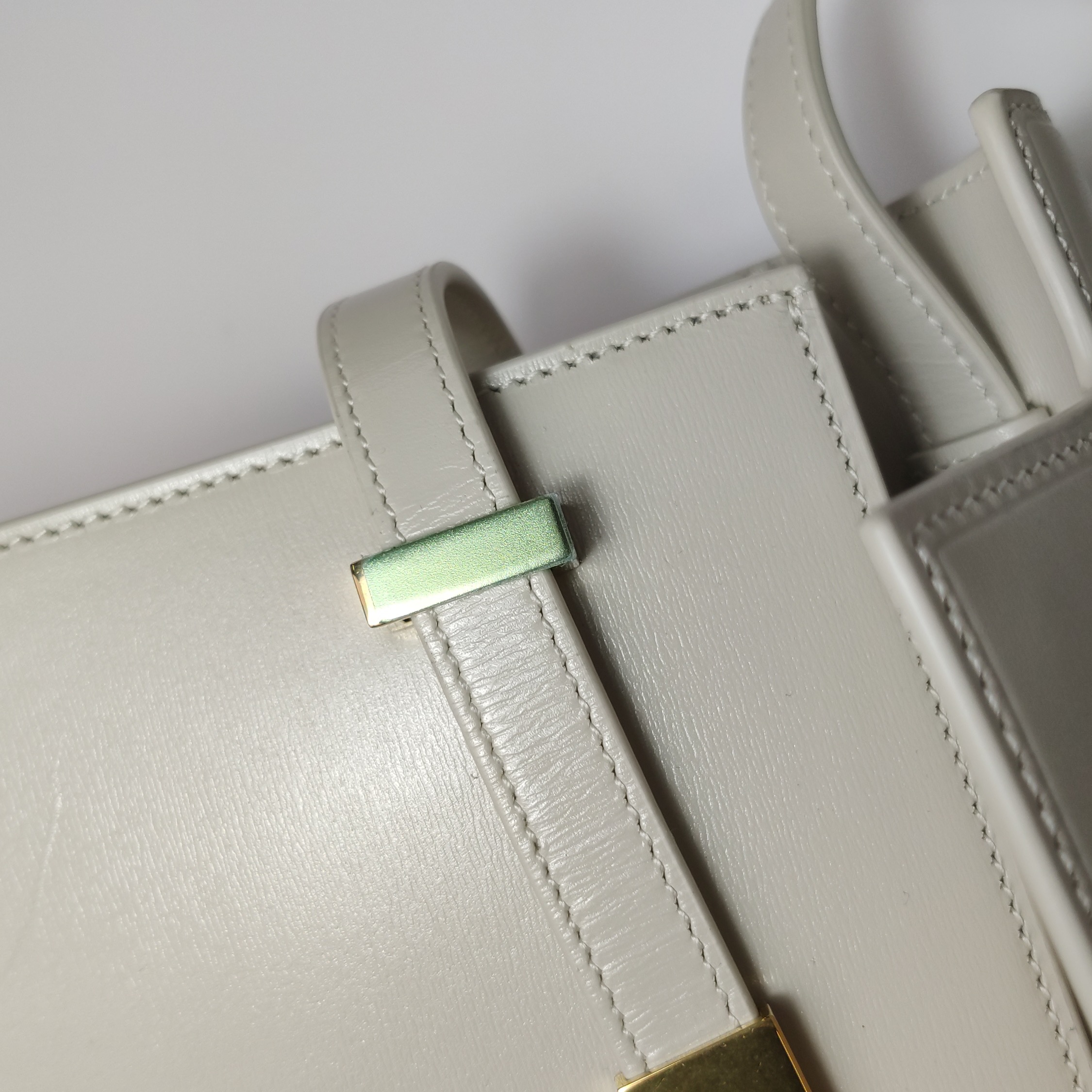 Saint Laurent Manhattan Shoulder Bag Leather Small — photo 19 of 23