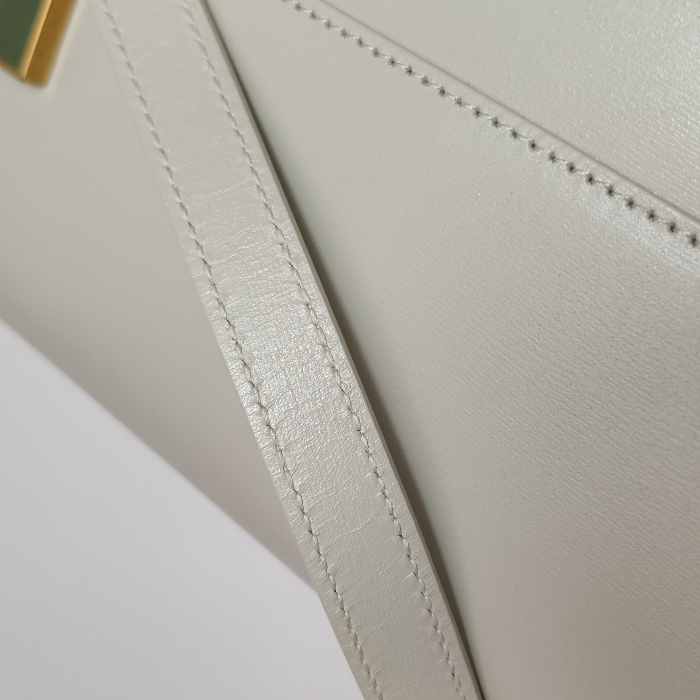 Saint Laurent Manhattan Shoulder Bag Leather Small — photo 21 of 23