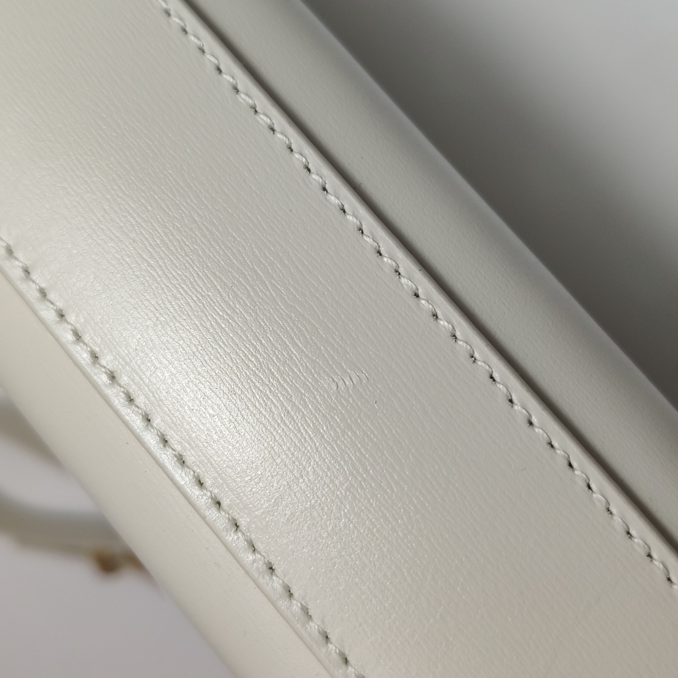 Saint Laurent Manhattan Shoulder Bag Leather Small — photo 17 of 23