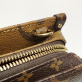 Louis Vuitton(LV) OnTheGo Tote Reverse Monogram Giant East West — thumbnail 11