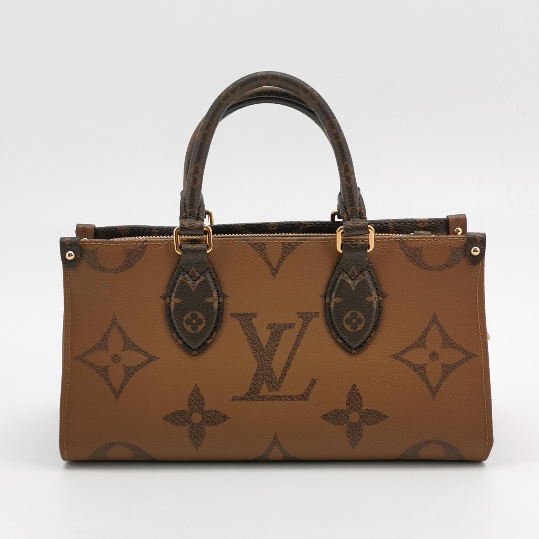 Louis Vuitton(LV) OnTheGo Tote Reverse Monogram Giant East West — photo 3 of 15