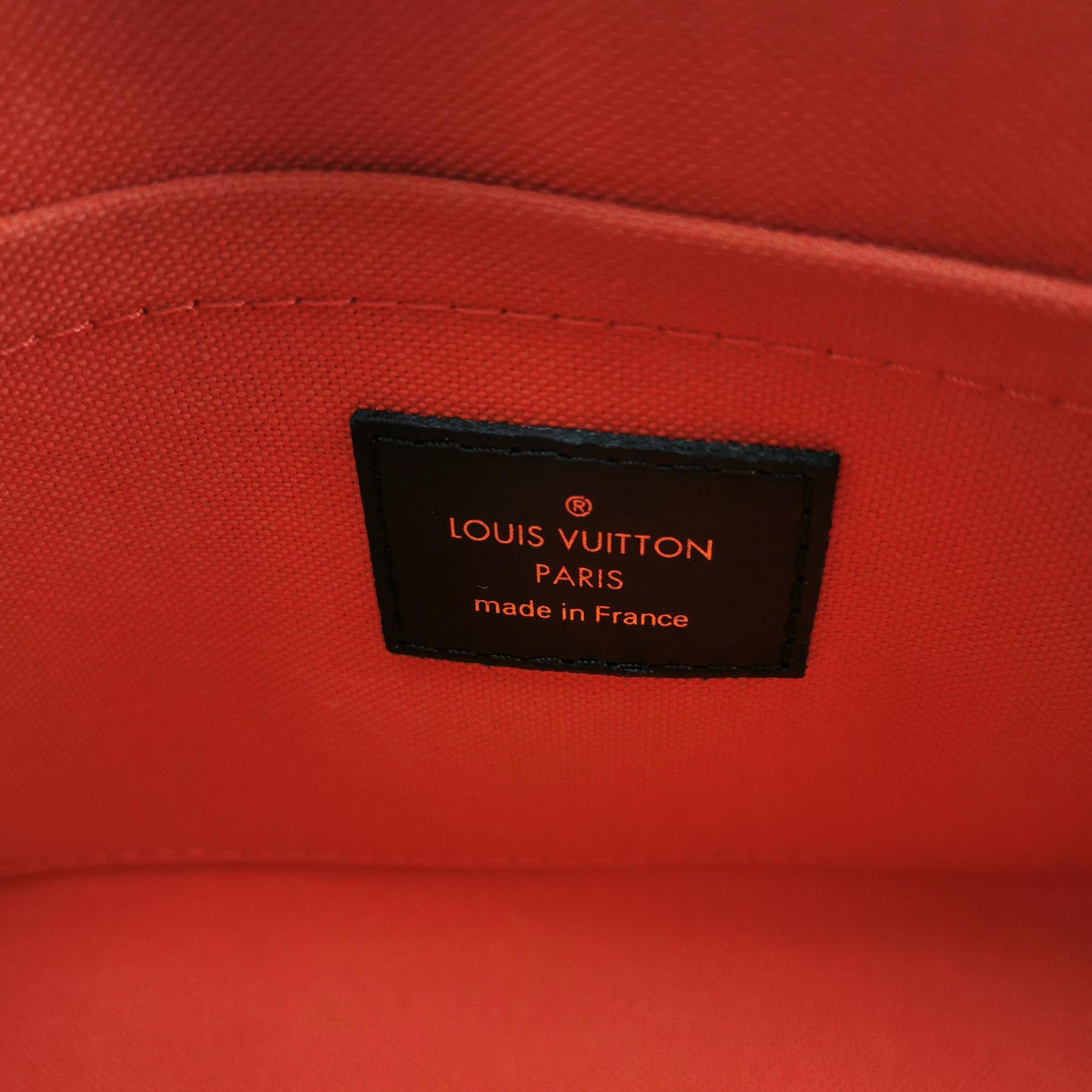 Louis Vuitton(LV) OnTheGo Tote Reverse Monogram Giant East West — photo 8 of 15