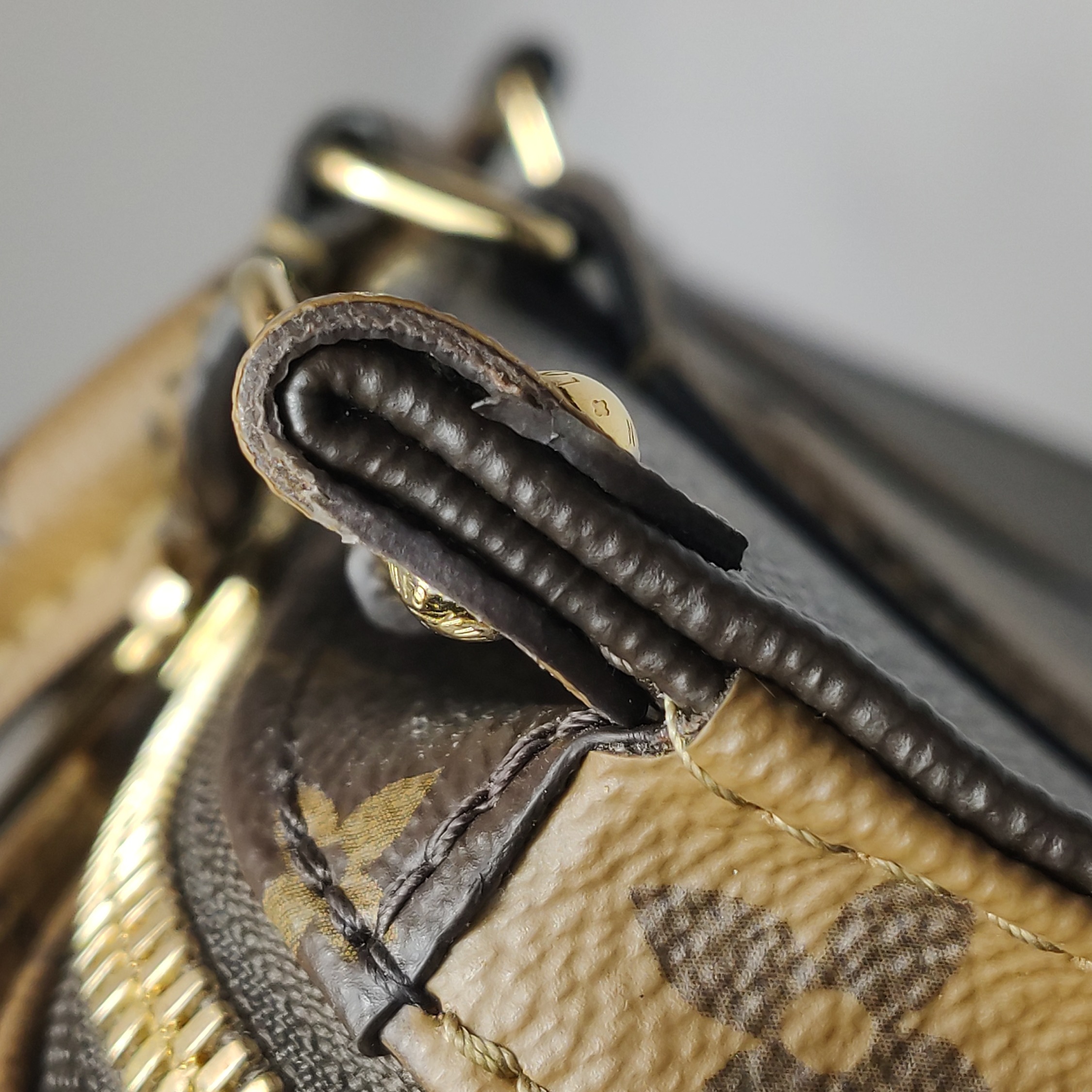 Louis Vuitton(LV) OnTheGo Chain Tote Reverse Monogram Giant East West — photo 14 of 15