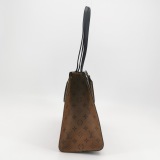 Louis Vuitton(LV) OnTheGo Tote Reverse Monogram Giant MM — thumbnail 5
