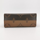 Louis Vuitton(LV) OnTheGo Tote Reverse Monogram Giant MM — thumbnail 6
