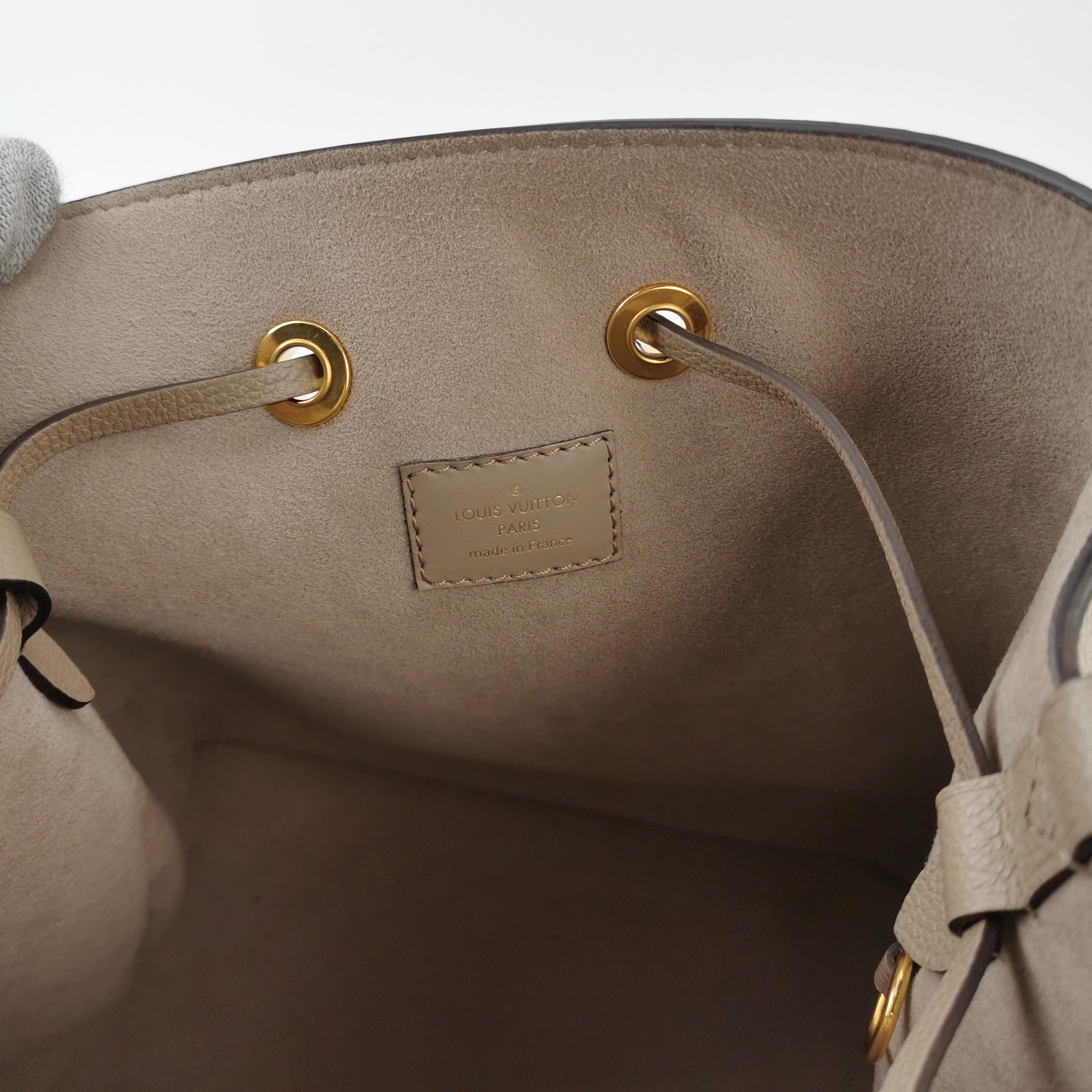 Louis Vuitton(LV) NeoNoe Handbag Bicolor Monogram Empreinte Giant MM — photo 11 of 20