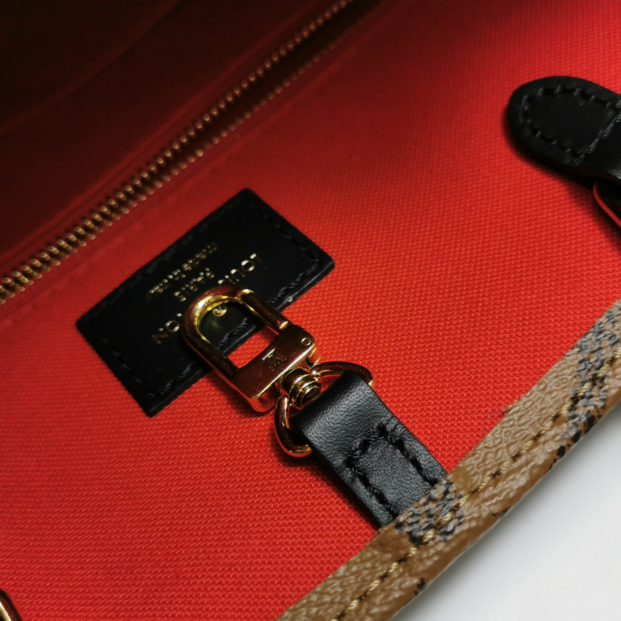 Louis Vuitton(LV) OnTheGo Tote Reverse Monogram Giant MM — photo 9 of 15