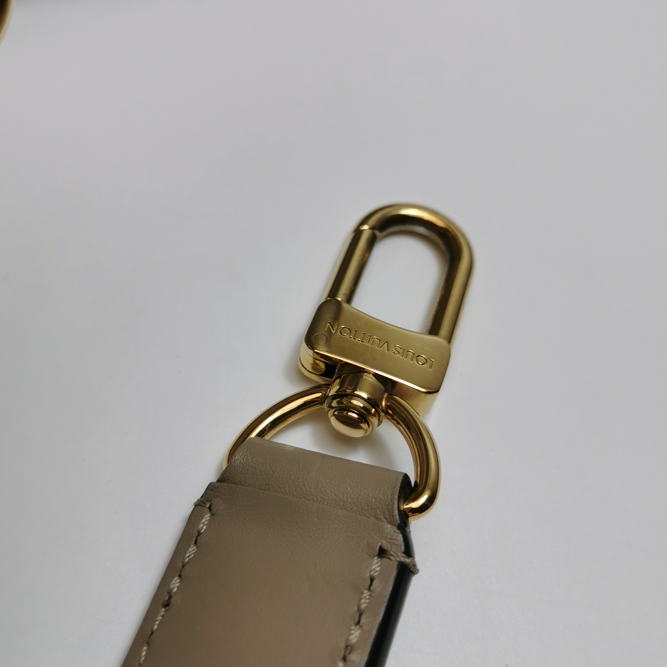 Louis Vuitton(LV) NeoNoe Handbag Bicolor Monogram Empreinte Giant MM — photo 19 of 20