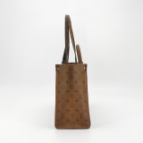 Louis Vuitton(LV) OnTheGo Tote Reverse Monogram Giant MM — thumbnail 5