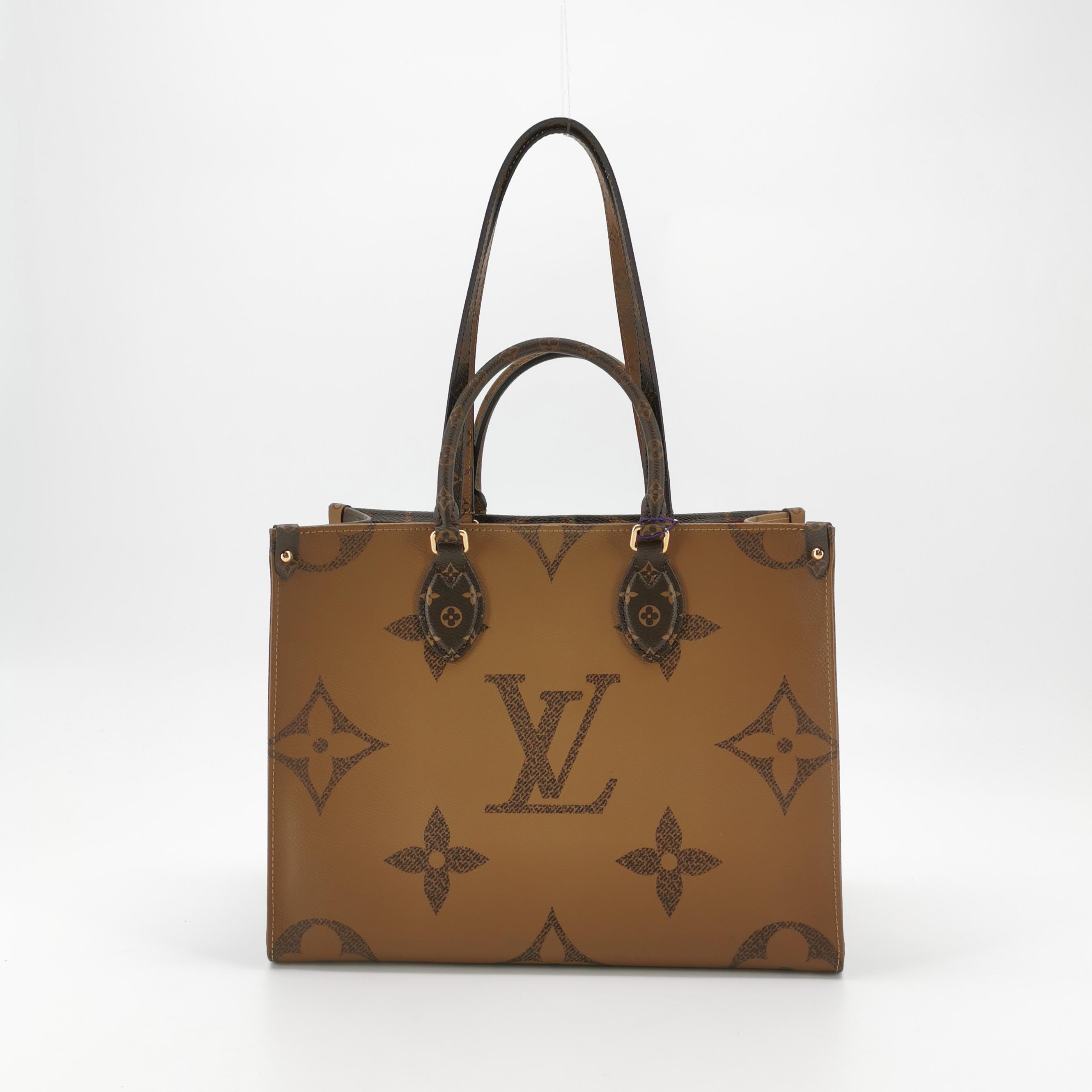 Louis Vuitton(LV) OnTheGo Tote Reverse Monogram Giant MM — photo 3 of 13