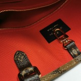 Louis Vuitton(LV) OnTheGo Tote Reverse Monogram Giant MM — thumbnail 9