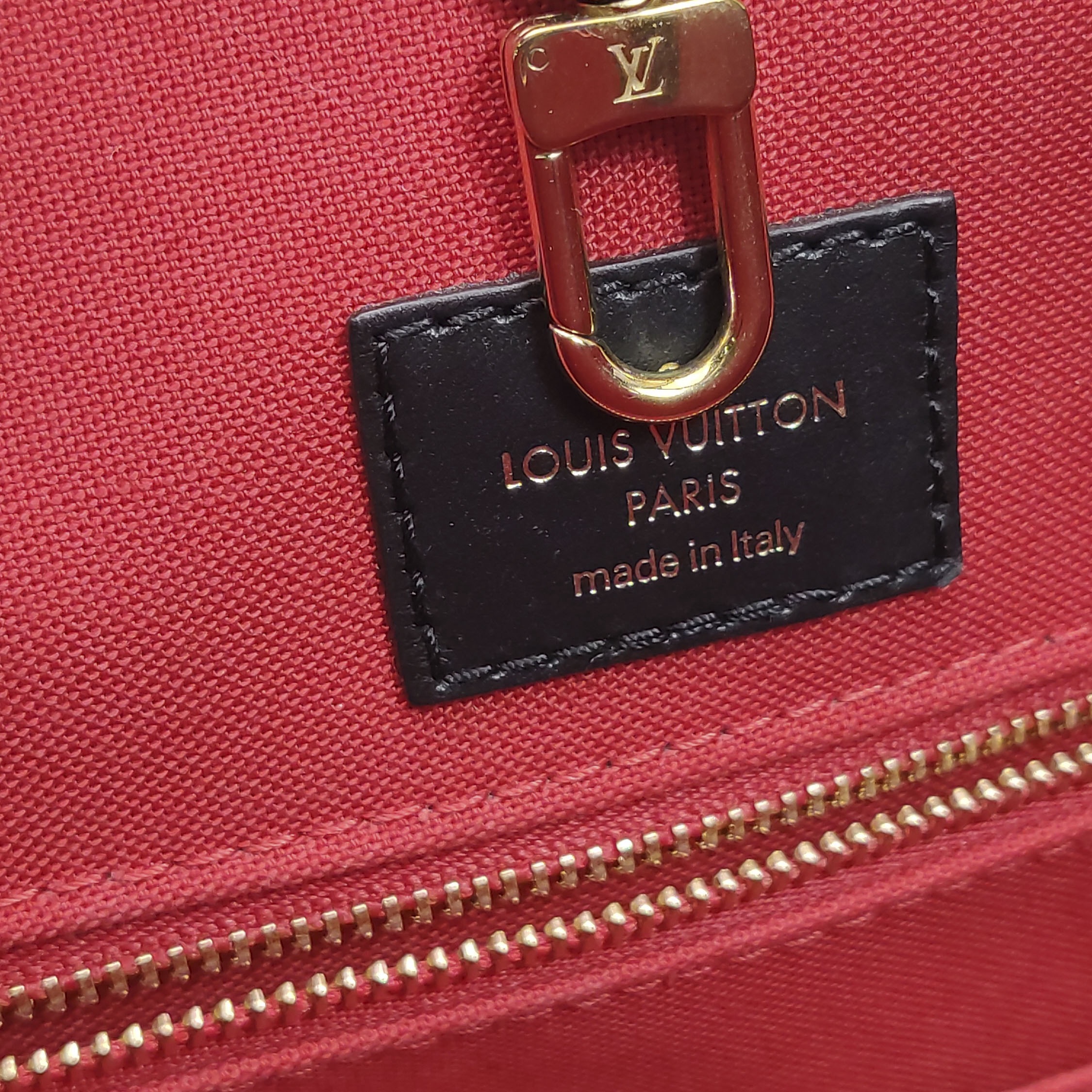 Louis Vuitton(LV) OnTheGo Tote Reverse Monogram Giant MM — photo 9 of 14