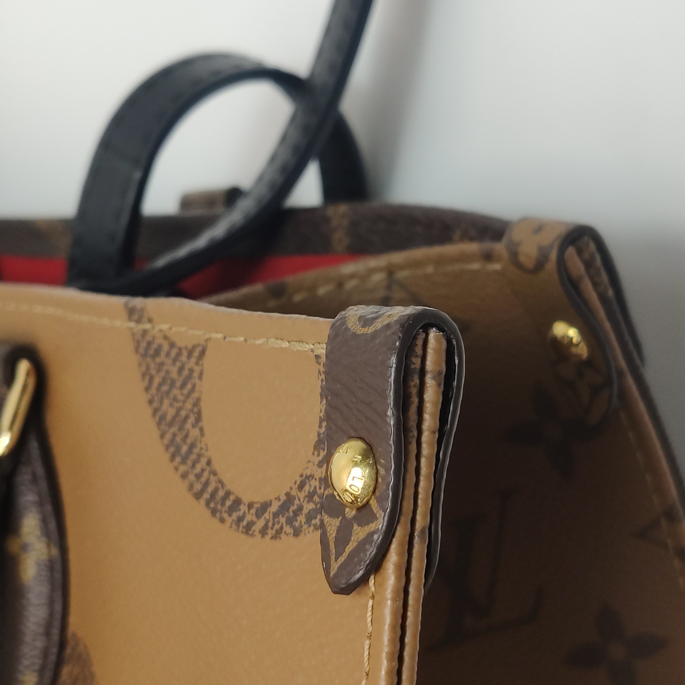 Louis Vuitton(LV) OnTheGo Tote Reverse Monogram Giant MM — photo 11 of 14