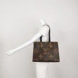 Louis Vuitton(LV) OnTheGo Tote Reverse Monogram Giant MM — thumbnail 2