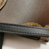 Louis Vuitton(LV) OnTheGo Tote Reverse Monogram Giant MM — thumbnail 14