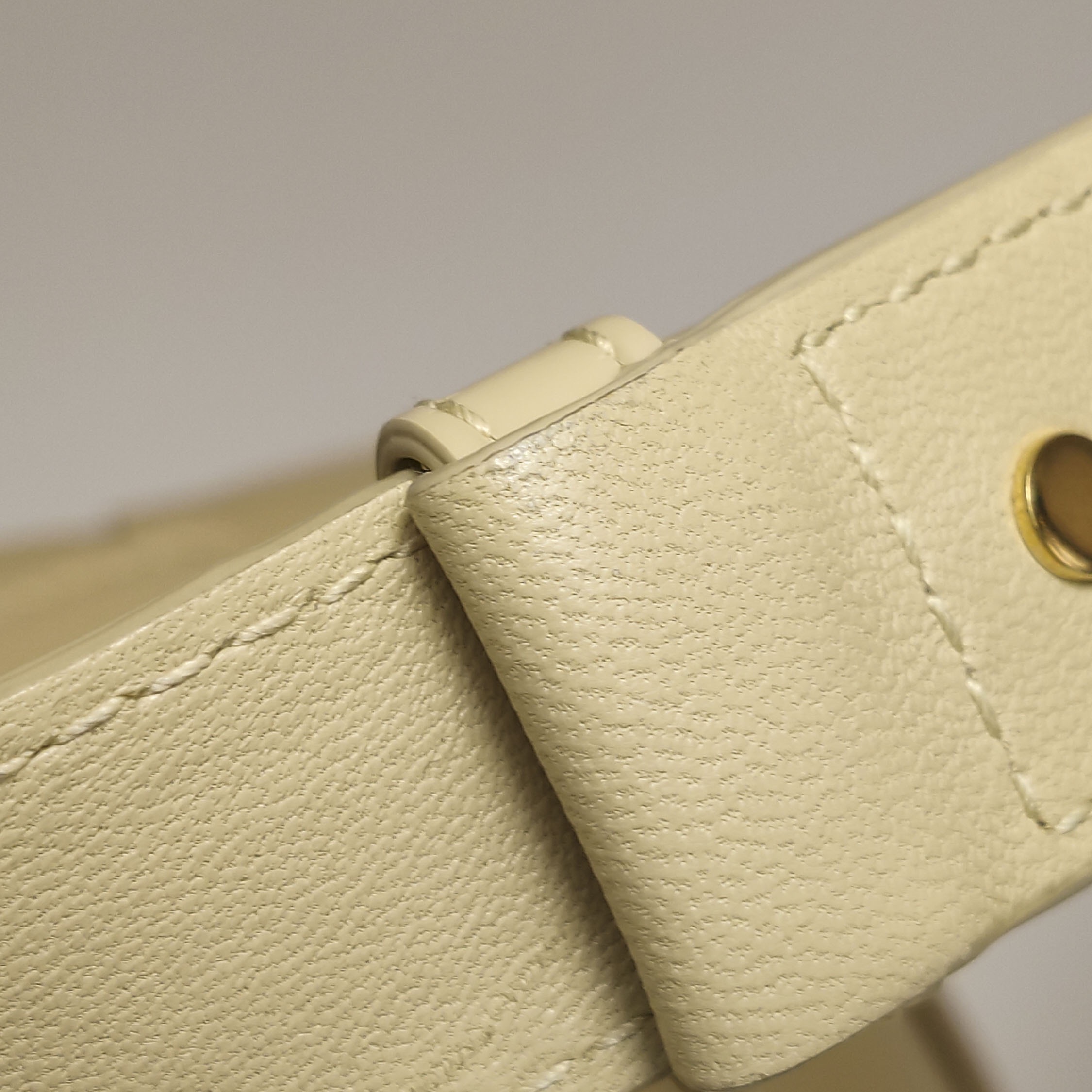 Bottega Veneta(BV) Cassette Crossbody Bag Maxi Intrecciato Leather Small