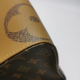 Louis Vuitton(LV) OnTheGo Tote Reverse Monogram Giant MM — thumbnail 12