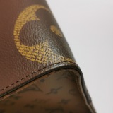 Louis Vuitton(LV) OnTheGo Tote Reverse Monogram Giant MM — thumbnail 10